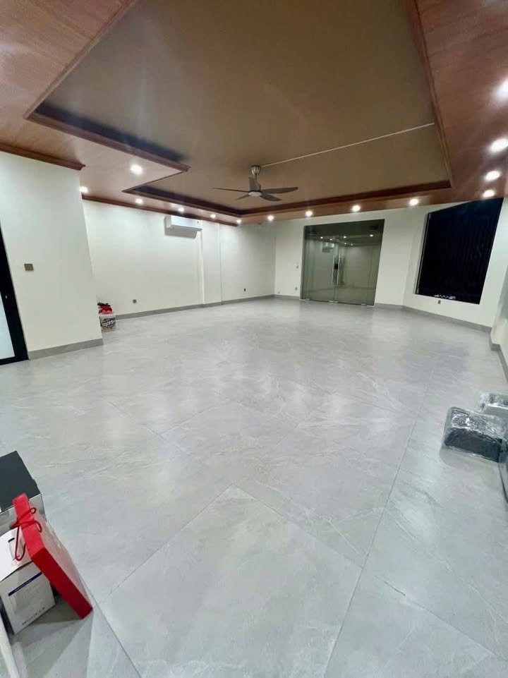 Cho thuê văn phòng mặt tiền Võ Cường, Bắc Ninh - Vườn hoa view đẹp