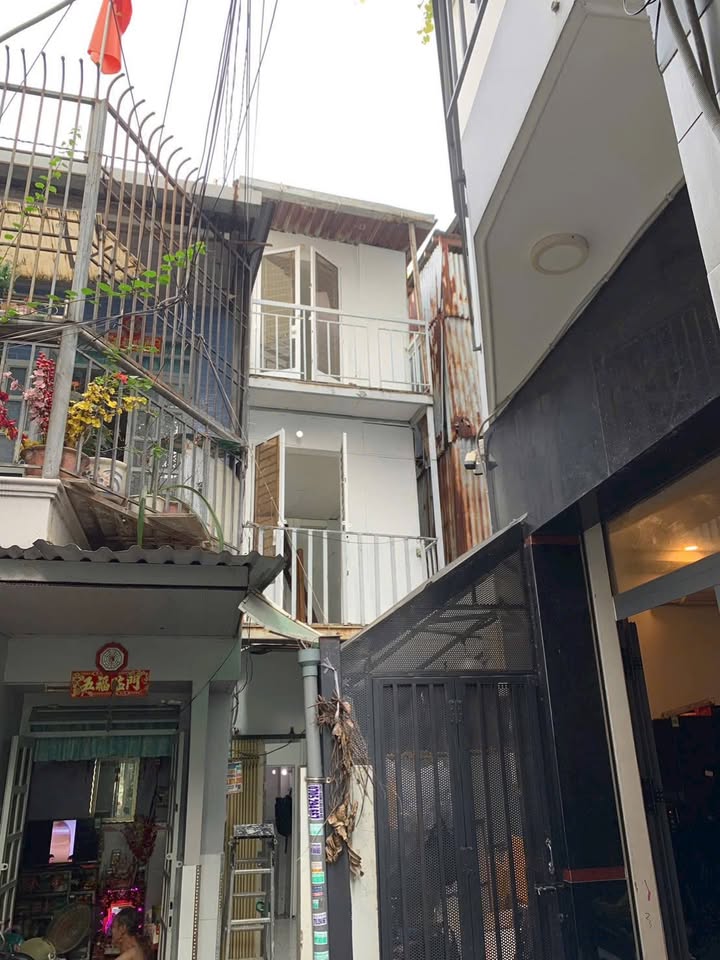 Nhà 1 Trệt 2 Lầu 7.6m² Hẻm 14 Nguyễn Duy, Quận 8 - Sổ Hồng Riêng