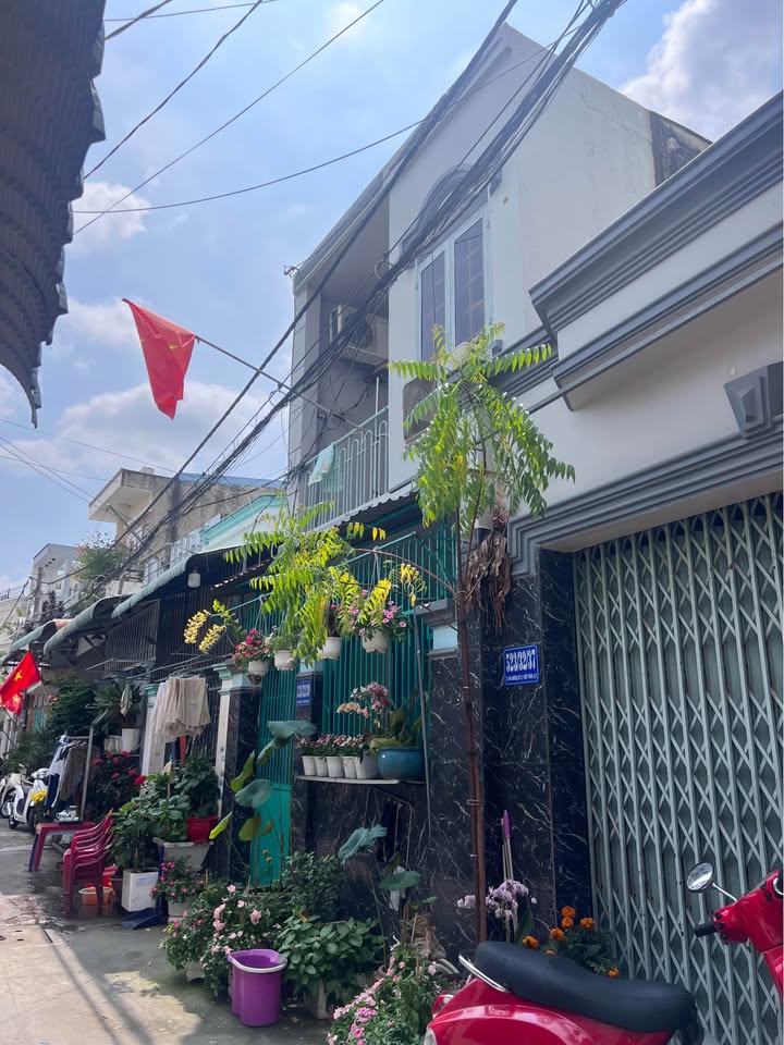 Nhà 1 Trệt 1 Lầu 56m² Đường LVK, Q.12 - Sổ Hồng Riêng, Giá 4.2 Tỷ