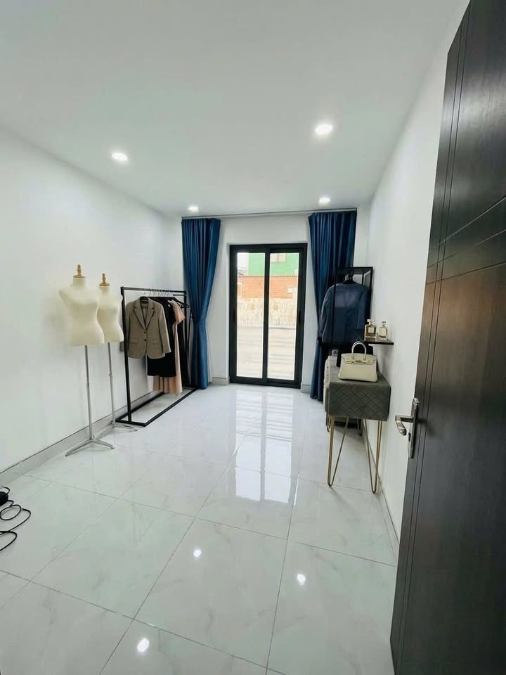 Nhà 36m² Võ Văn Tần, Quận 3 - 5PN, Sổ Hồng, Giá 7.5 Tỷ