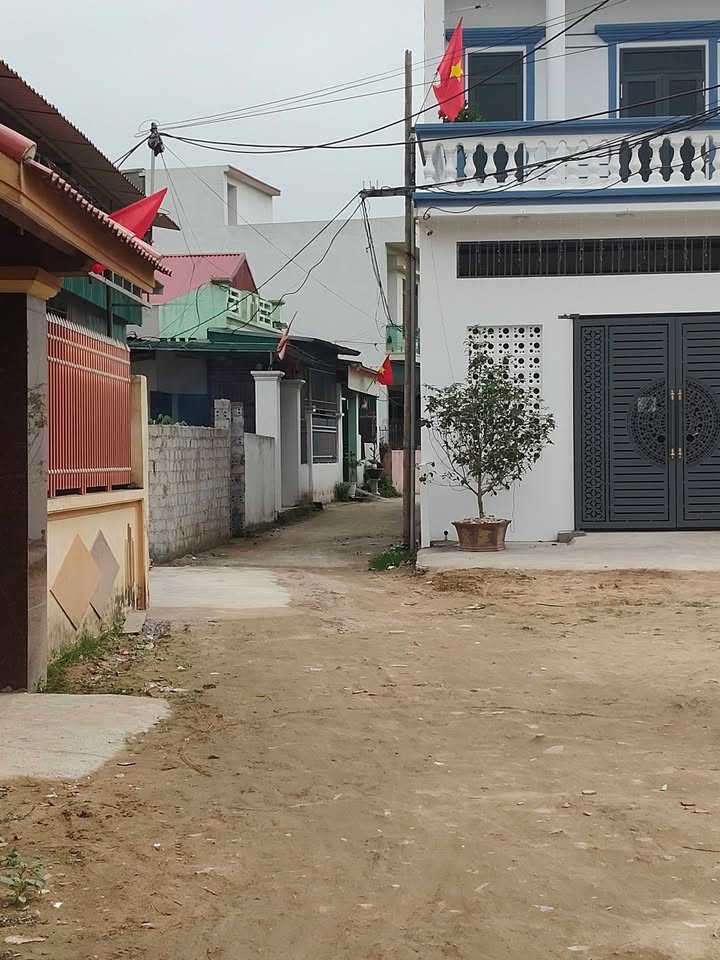 Bán Đất Tặng Nhà Cấp 4 Quảng Cư, Sầm Sơn 99m² - Hướng Nam, Gần Biển