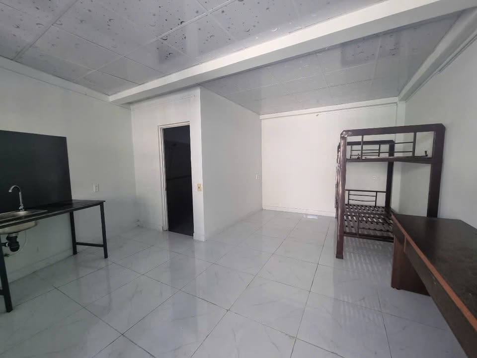 Cho thuê phòng trọ 38m² đường Lê Văn Lương, Nhà Bè - Giá 3.7 triệu/tháng