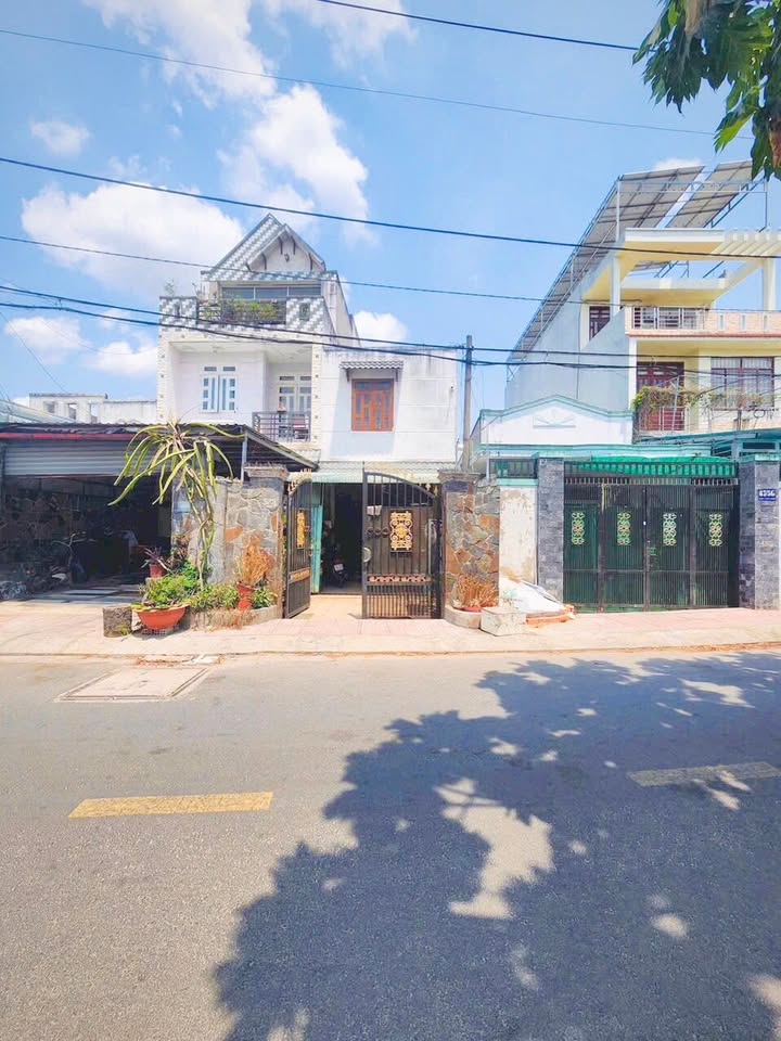 Nhà phố mặt tiền Tân Hiệp 31 Hóc Môn 112m² - Mặt tiền kinh doanh