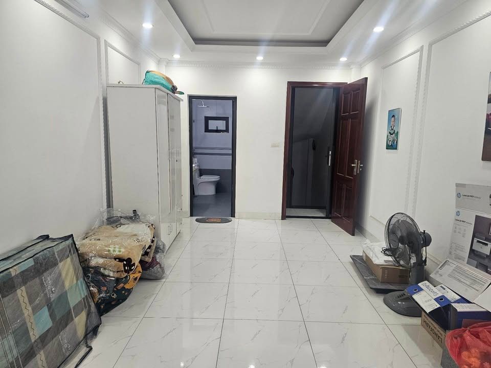 Nhà 35m2, 5 tầng Ngã Tư Sở - Thanh Xuân, giá nhỉnh 7 tỷ, sổ đỏ chính chủ