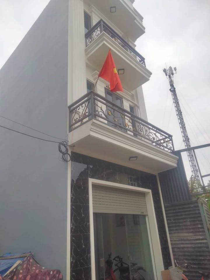 Nhà riêng Ngõ 12 Chợ Đồng Tải 54m² - Ô tô vào tận nhà, sẵn sàng ở ngay!