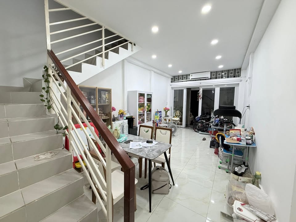 Nhà 40m² Hẻm 5m Tô Hiến Thành, Quận 10 - 6 Tỷ, Sẵn Sàng Về Ở Ngay!