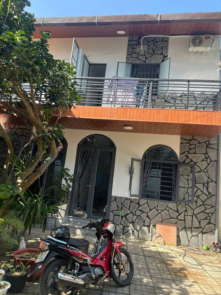 Nhà riêng Hồ Xuân Hương, Long Khánh 6.5 triệu - Sẵn sàng ở ngay!