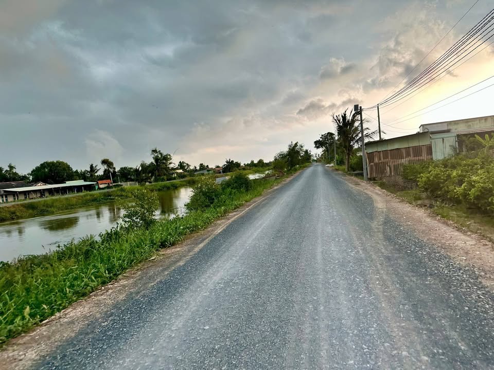 Đất nền Bến Lức 1000m² - Sổ đỏ chính chủ, 2 mặt tiền!