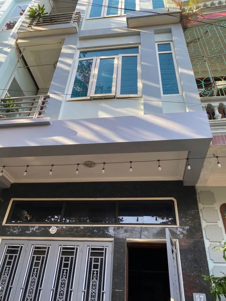 Nhà Mặt Tiền Kinh Doanh 4 Tầng - 63m² - Sát Chợ Nghĩa Phương, Hòa Bình