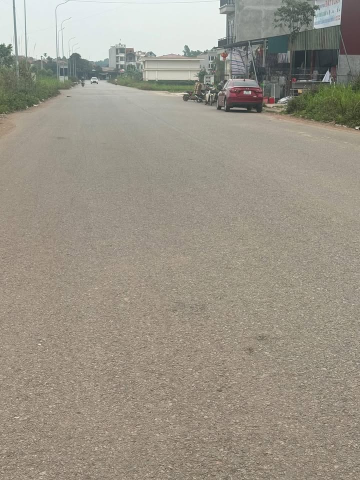 Nhà Phố Mải Hạ, Lạng Giang 100m² – Vị Trí Đắc Địa, Sổ Đỏ Sẵn Sàng!