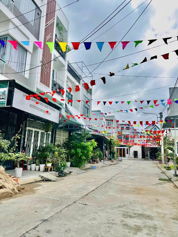 Nhà Mặt Tiền Quy Nhơn 40m² 3 Tầng - Giá Tốt Hiếm Có!