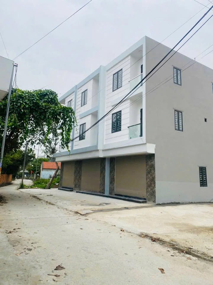 Bán Nhà Phường Hà Khẩu, Hạ Long - 52m², 3PN, 3 Tầng, Ô Tô Tận Đất