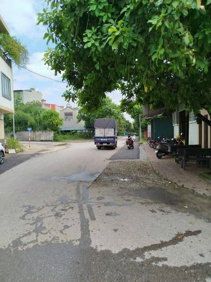 Đất nền Đồng Sậu Vĩnh Yên 100m² - Đường 13.5m, Dân cư đông đúc, Giá 2.5 tỷ