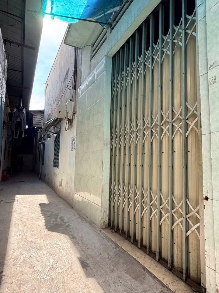 Nhà riêng Dĩ An 110m² - Sổ hồng sẵn, ô tô vào tận nhà!