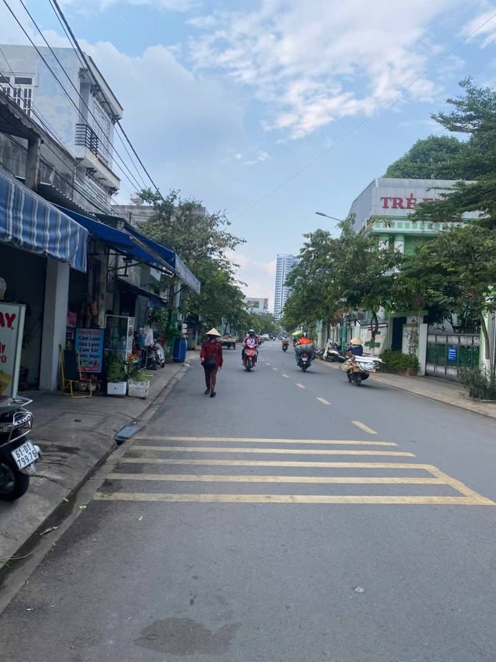 Nhà Mặt Tiền Tân Đông Hiệp Dĩ An 104m² - Kinh Doanh Đắc Lợi 5.15 Tỷ