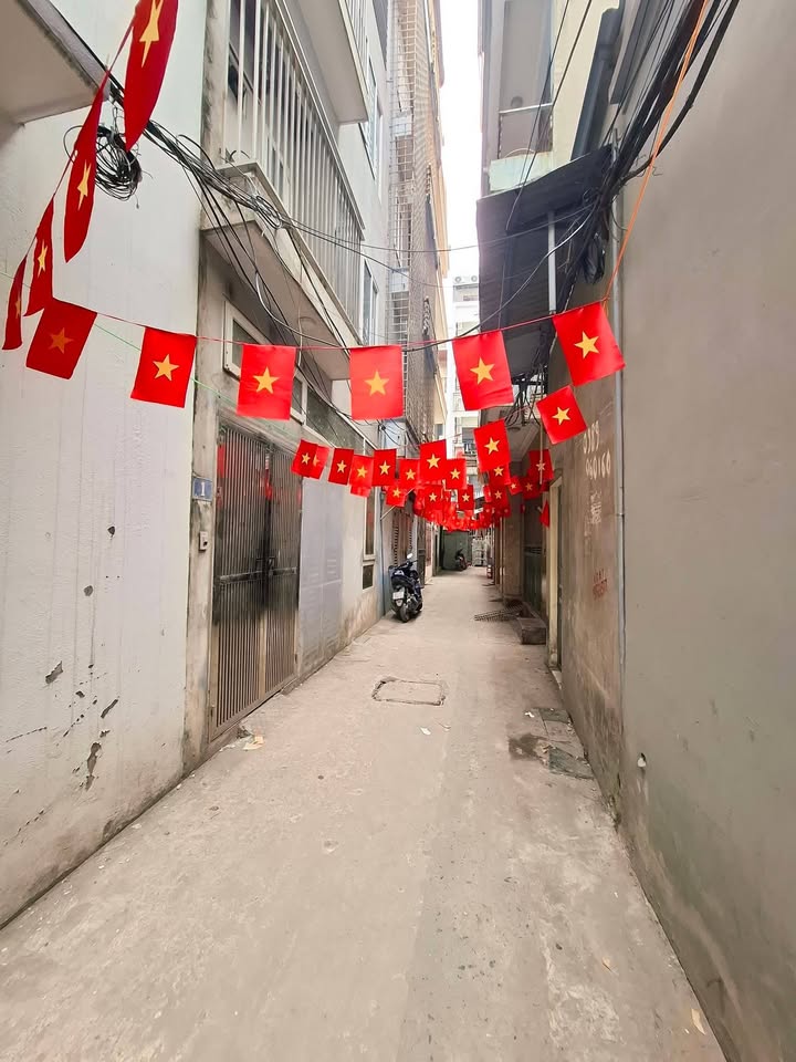 Bán Đất Định Công Thượng 46m² - 9.9 Tỷ, Cách Mặt Phố 20m, Sẵn Sàng Xây CCMN