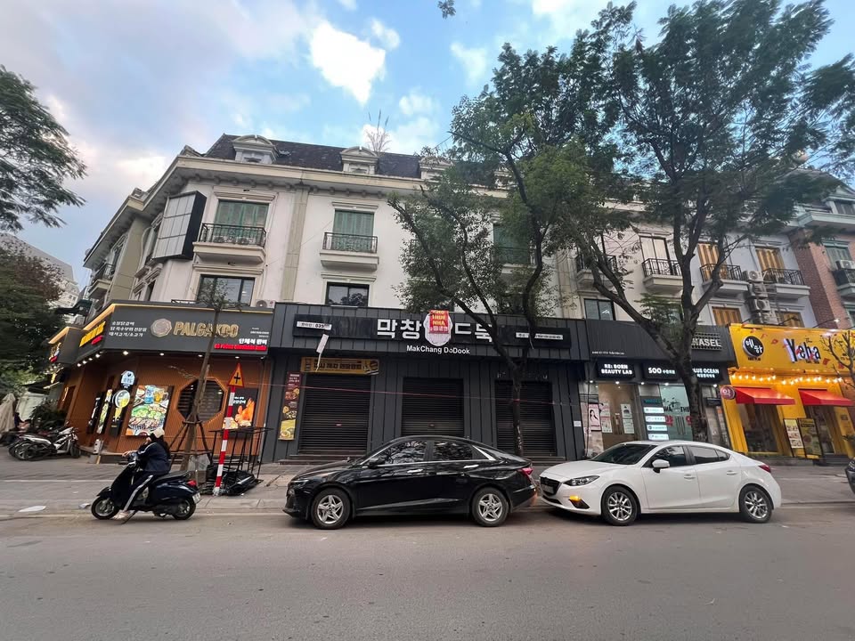 Nhà phố Duy Tân, Cầu Giấy 200m² - Mặt tiền kinh doanh đắc địa!