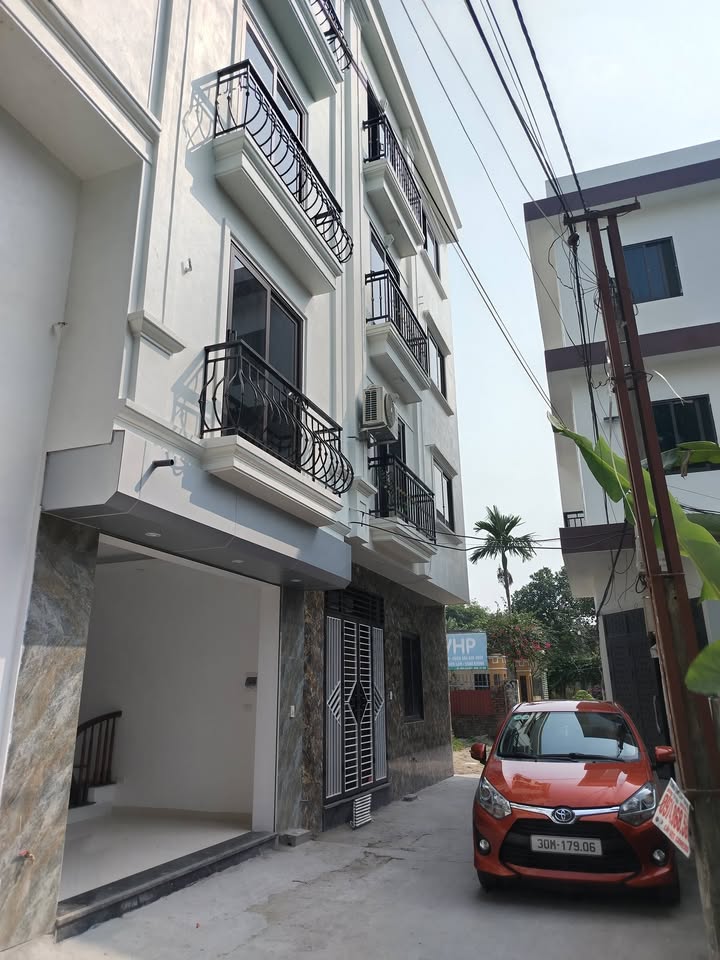 Nhà Đồng Tháp Đan Phượng 40m² - Ô tô vào tận nhà, giá dưới 5 tỷ!