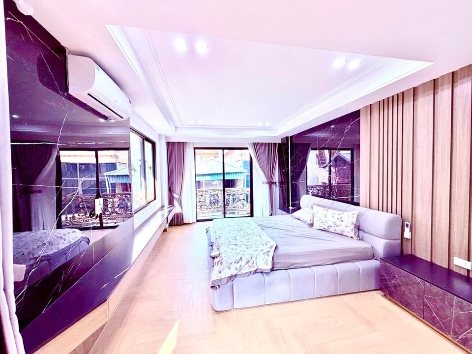 Nhà 7 Tầng Sài Đồng - Long Biên 41.5m² Kinh Doanh Sầm Uất - 14.8 Tỷ