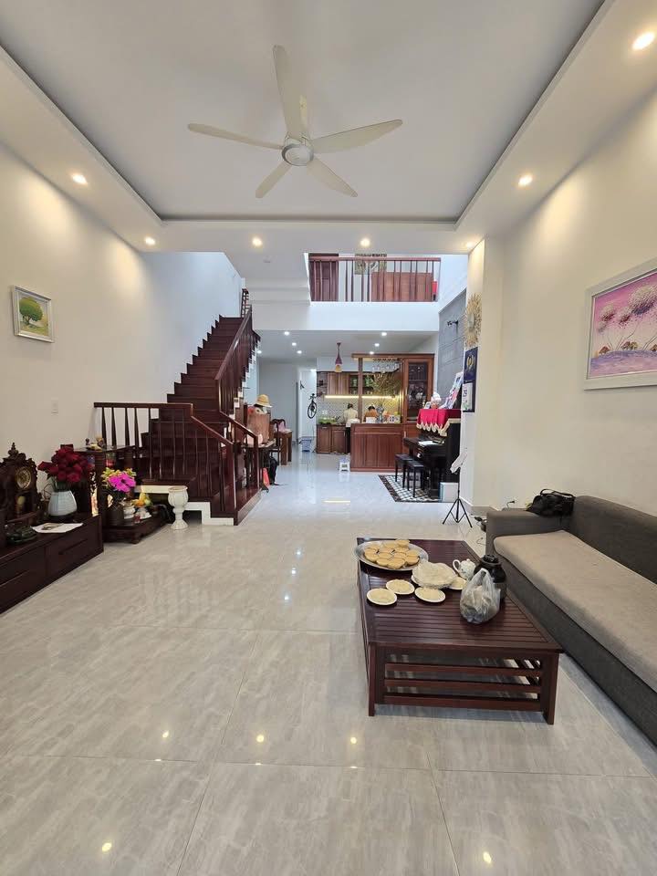 Nhà Cổ Điển 3 Tầng 40m² Xã Nam Phù, Tiền Hải - Sẵn Sàng Ở Ngay Chỉ 6 Tỷ