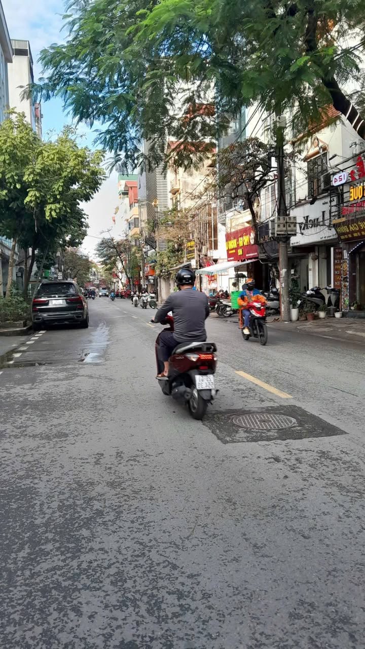 Nhà Riêng Hoàng Văn Thái 45m² - Ô tô vào tận nhà, sẵn sàng ở ngay!