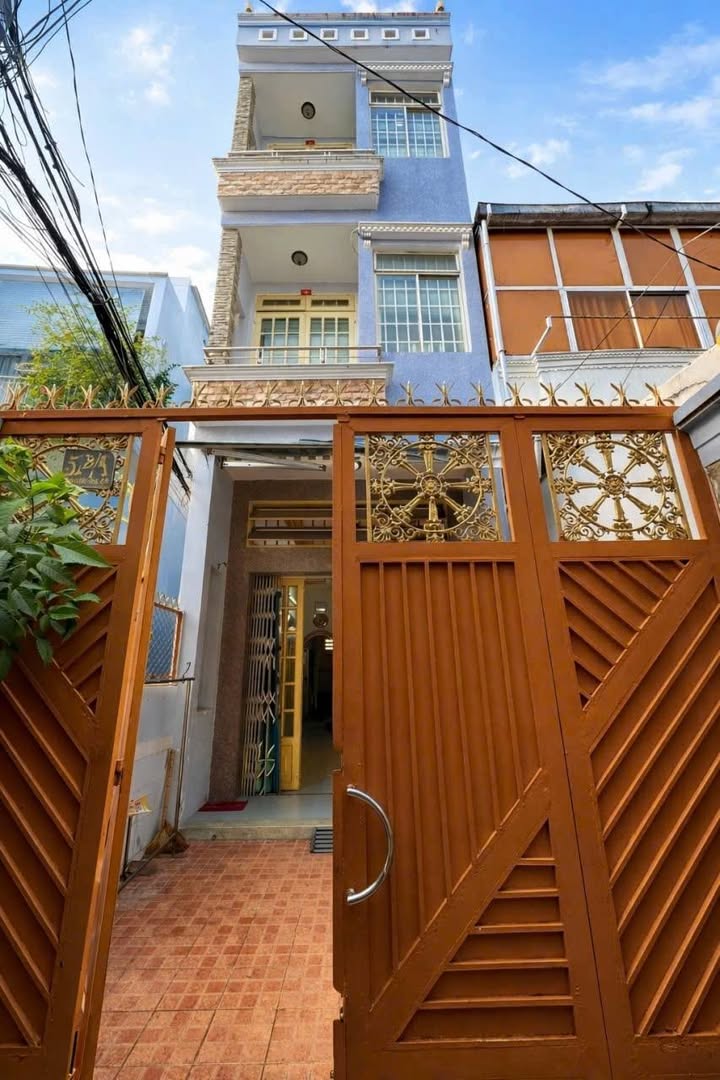 Nhà Góc Mặt Tiền Minh Phụng, Quận 6 - 7.68 Tỷ, 5PN, 3 Mặt Thoáng