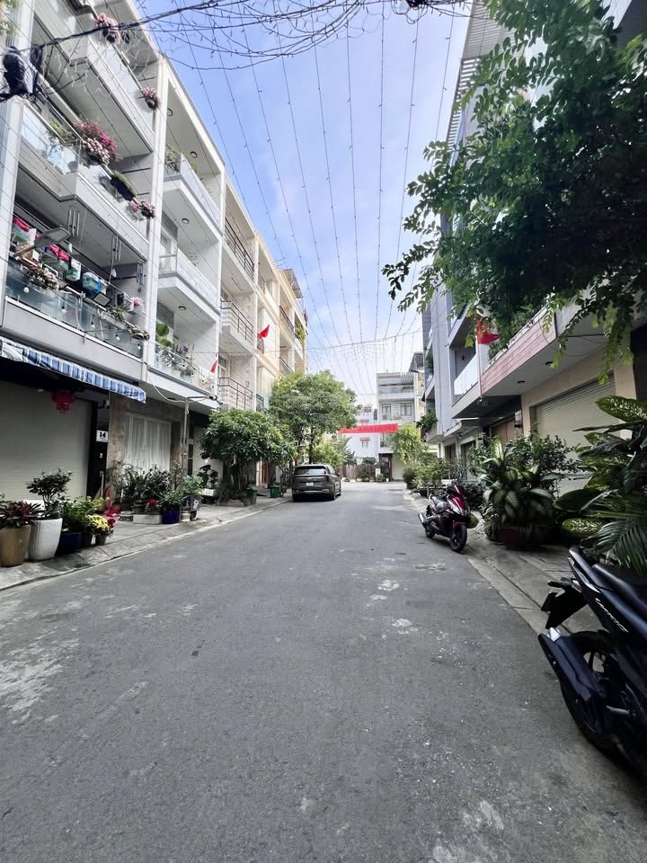 Nhà Phố 5x16m (80m²) Q7 - Thang Máy, Sổ Hồng Riêng, Giá 19.3 Tỷ