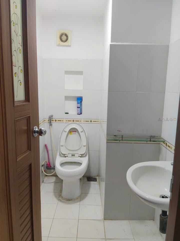 Nhà Mặt Tiền Đường 74, Quận 6 - 64m², 5PN, 3.5 Tấm - Giá 9.8 Tỷ