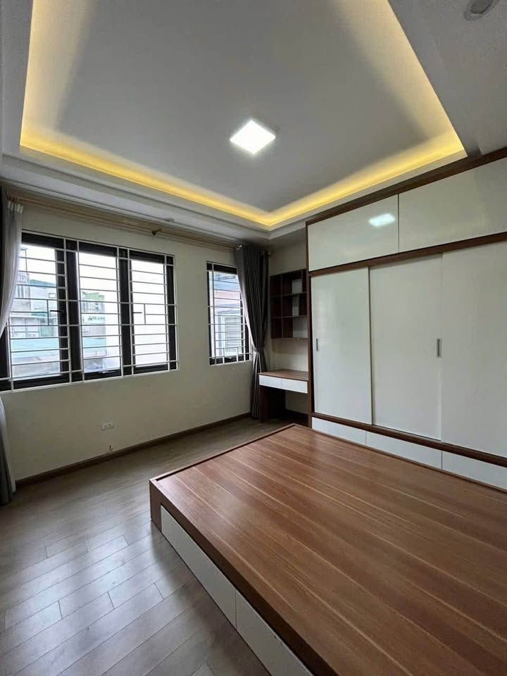Nhà riêng Đội Cấn, Ba Đình 40m² - Giá tốt hiếm có, 5 tầng kiên cố!