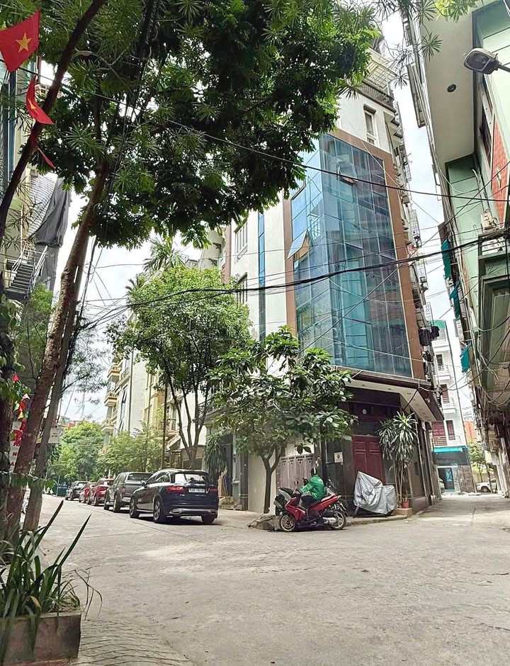 Nhà Phố Hoàng Quốc Việt, Cầu Giấy 540m² - Mặt tiền kinh doanh đắc địa!