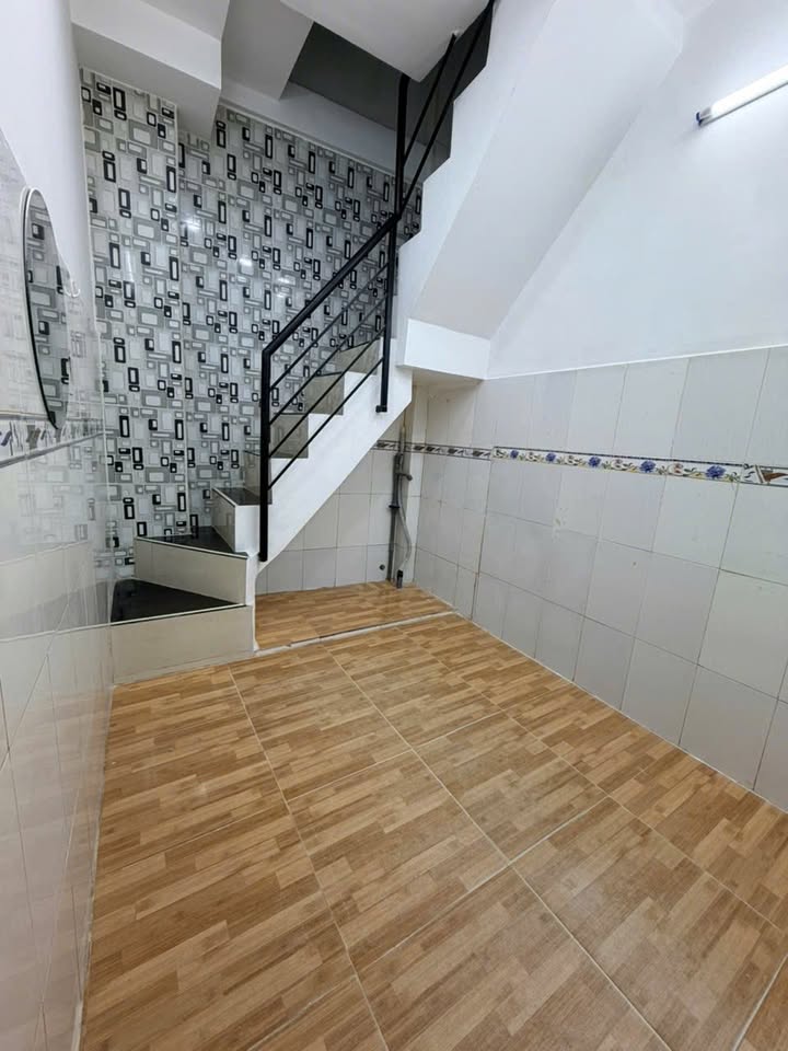 Cho thuê nhà 3 tầng hẻm Phan Chu Trinh, Bình Thạnh - 5 Triệu/tháng