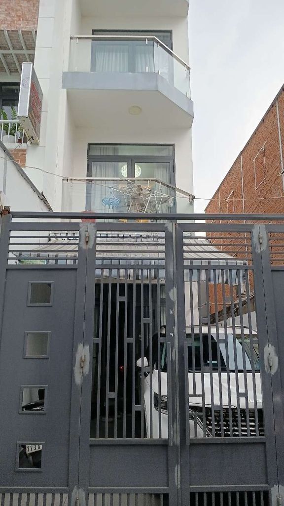 Cho Thuê Nhà Mặt Tiền Kinh Doanh Sầm Uất Đường Nguyên Hồng, Bình Thạnh - 30 Triệu/Tháng