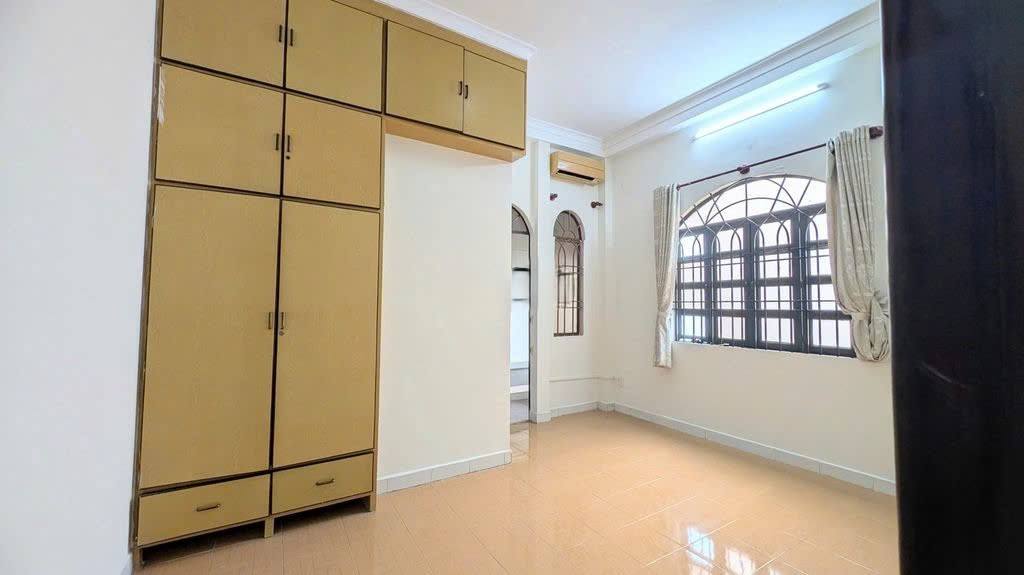 Cho thuê nhà 7x23.5m Nguyễn Thái Bình, P.12, Q.Tân Bình - 7PN, Sẵn Sàng Kinh Doanh