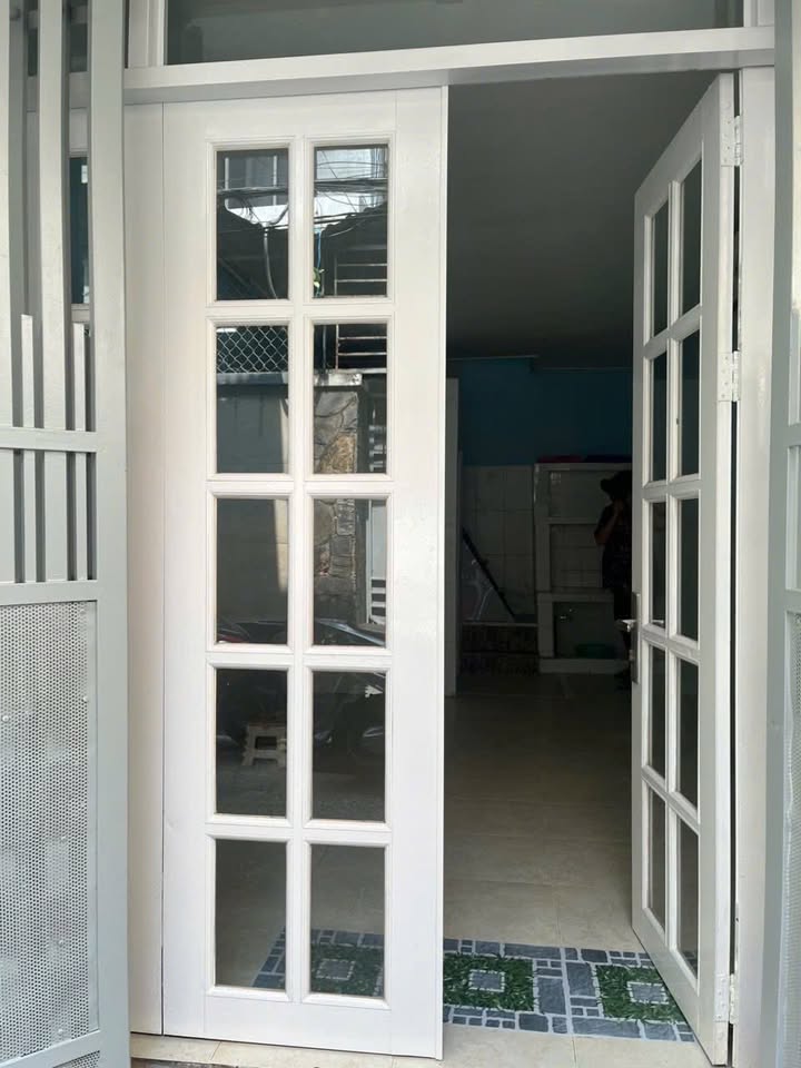 Cho thuê nhà nguyên căn Quận 3, 3x6m, Hẻm Nguyễn Sơn Hà - Giá tốt