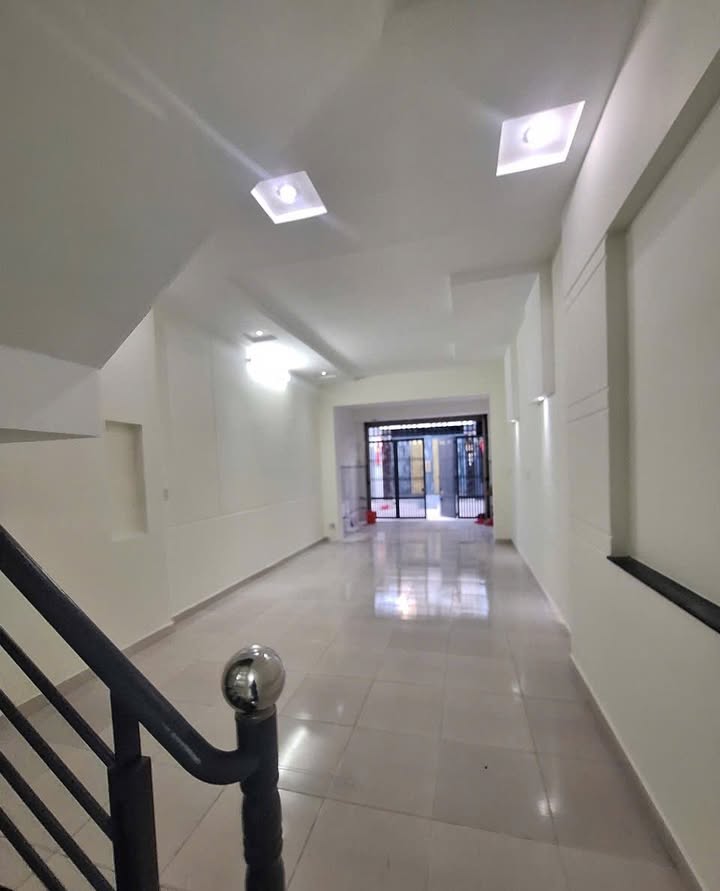 Nhà phố Bình Tân 72m² giá 5.5 tỷ - Kinh doanh đa ngành, hẻm xe tải