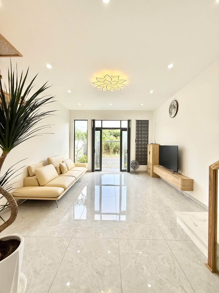 Nhà phố KDC Minh Thắng Cà Mau 100m² - Thiết kế hiện đại, giá tốt!