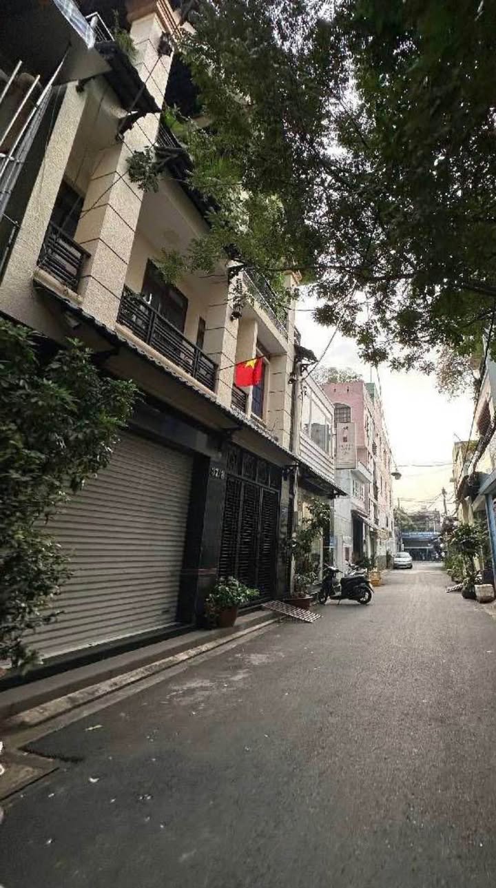 Nhà Quận 12 90m² - Giá tốt, ô tô vào tận nhà!