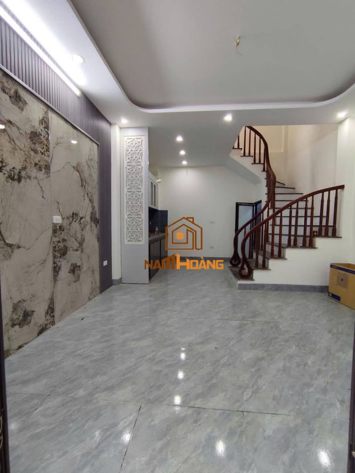 Nhà Biên Giang Long Biên 32m² - Ô tô đỗ, full nội thất!