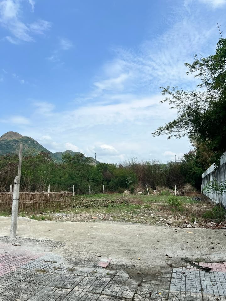 Đất Biệt Thự Mặt Tiền Biển Nha Trang – Nguyễn Cơ Thạch 450m² – Sổ Hồng