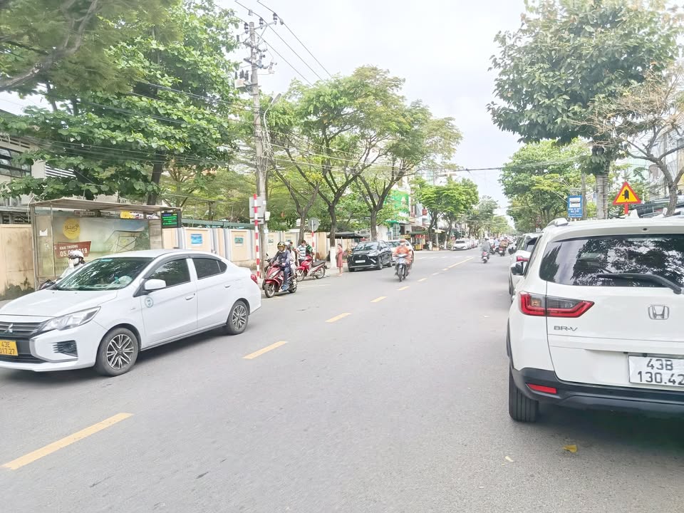 Nhà Phố 4 Tầng Mặt Tiền Lê Thanh Nghị, Hải Châu - 101m² Kinh Doanh Sầm Uất