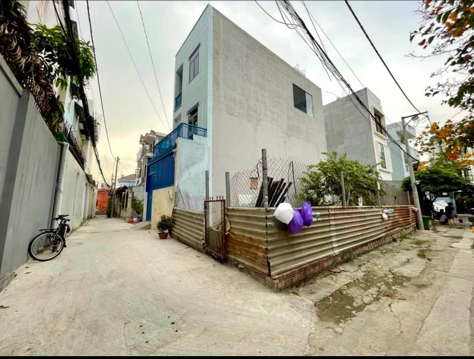 Nhà riêng Hiệp Bình Chánh 68m² 5.5 tỷ - Vị trí đẹp, lô góc 2 mặt hẻm