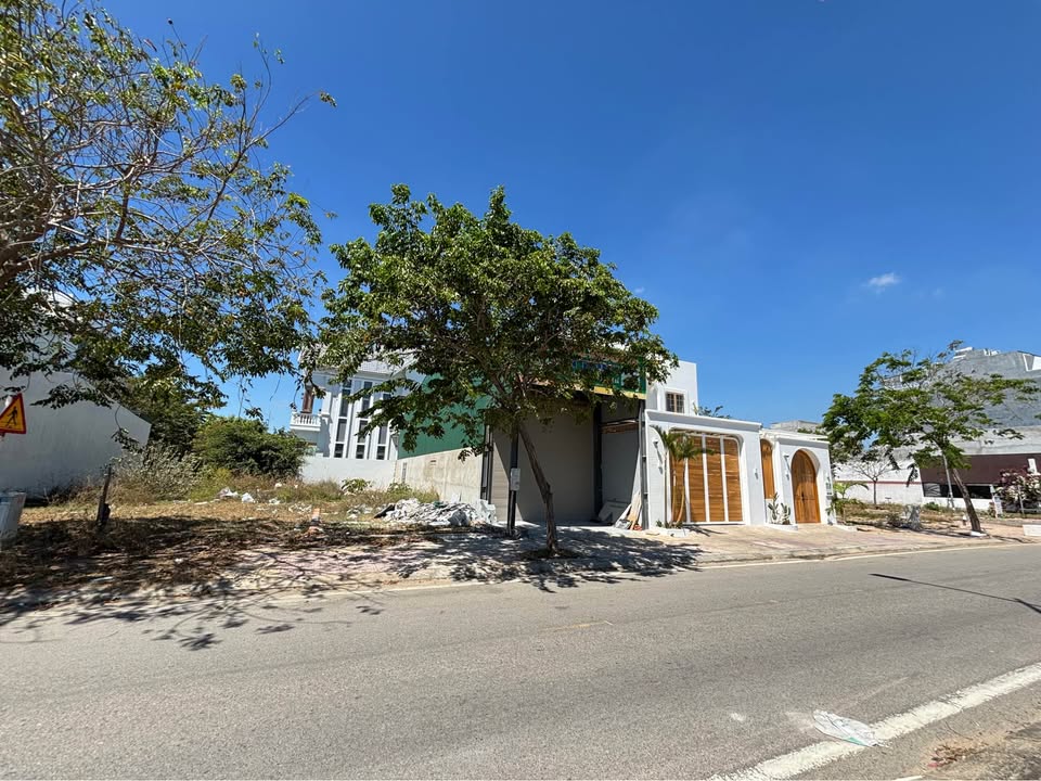 Bán Đất Vàng Khu Nam Cương Thành, Phan Rang - 220m², Ngang 10m, Hướng Đông