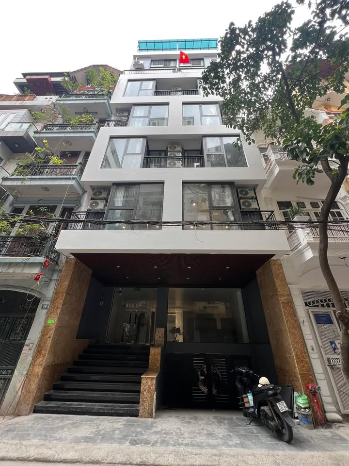 Mặt bằng kinh doanh 100m² mặt tiền 8m phố Văn Cao, Ba Đình - Sẵn sàng đón khách