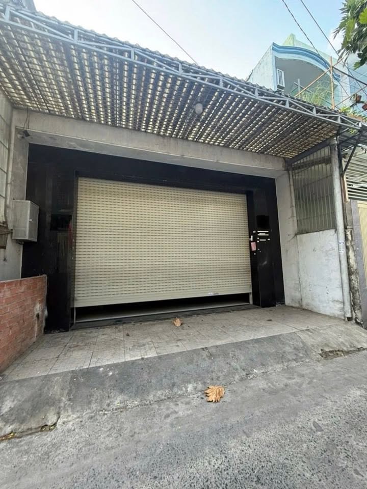 Nhà Phố Mặt Tiền Tân Phú - HXH 4m, 6 Tỷ - Sẵn Sàng Xây Mới