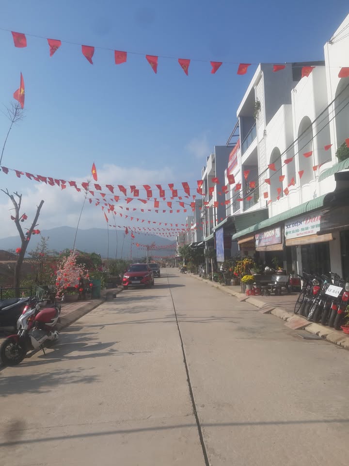 Đất Nền Dĩ An 70m² Giá 2.67 tỷ - Mặt tiền đường lớn 18m!