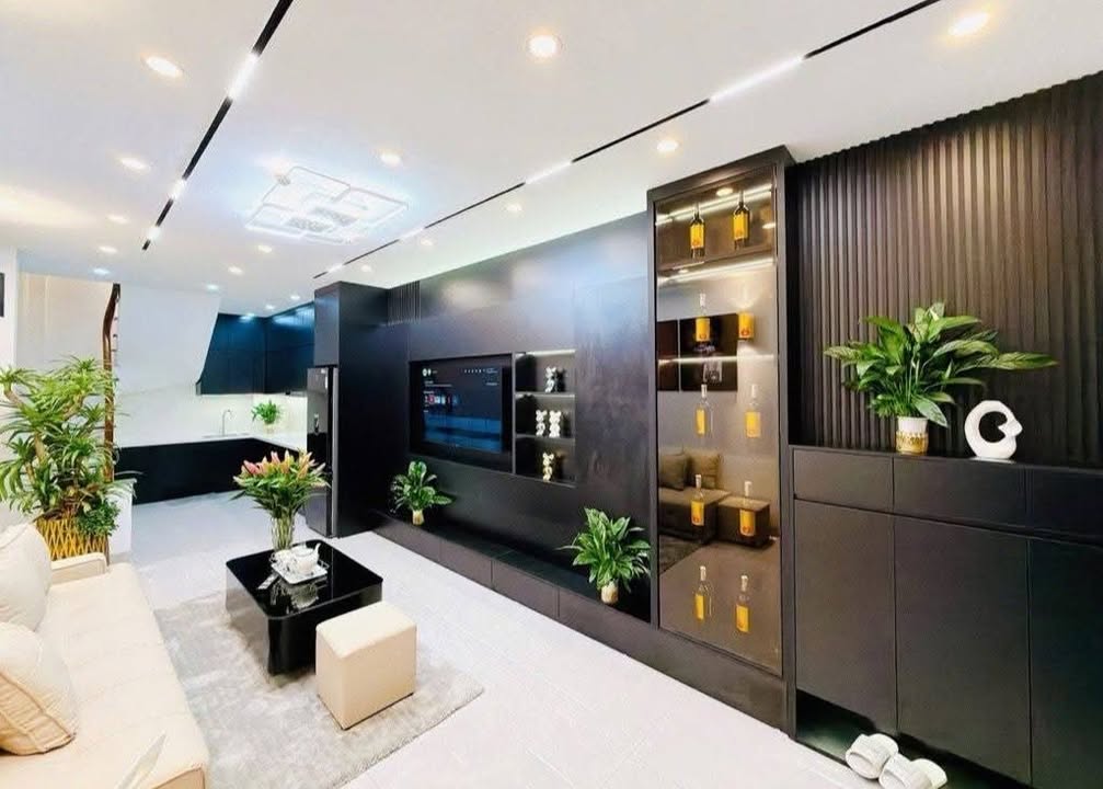 Nhà riêng Ngõ Quỳnh, Hai Bà Trưng 40m² - Chính chủ bán, sẵn sàng ở ngay!