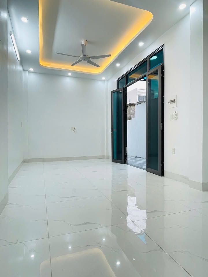 Nhà 3 tầng Trần Hưng Đạo, Thái Bình 50m² chỉ 1.7 tỷ - Ô tô vào tận nhà!