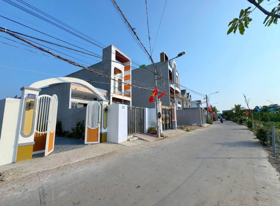 Nhà sân vườn Bình Chánh 550m² - Sổ hồng sẵn, ô tô vào tận nhà!