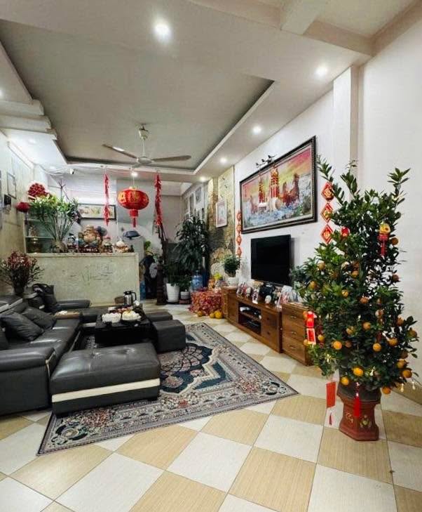 Nhà riêng Hoàng Mai 54m² - Ô tô vào tận nhà, sẵn sàng ở ngay!