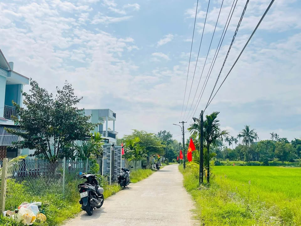 Đất nền Điện Ngọc 320m² - Sổ hồng sẵn, view đồng thoáng đãng